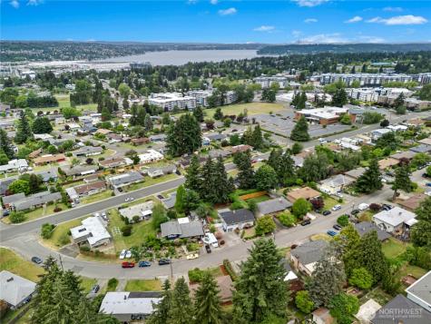 804 Lynnwood Avenue NE Renton WA 98056