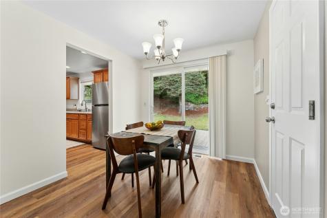 804 Lynnwood Avenue NE Renton WA 98056