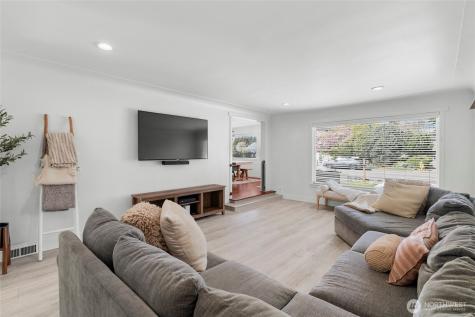 317 Laurelhurst Drive SE Tumwater WA 98501
