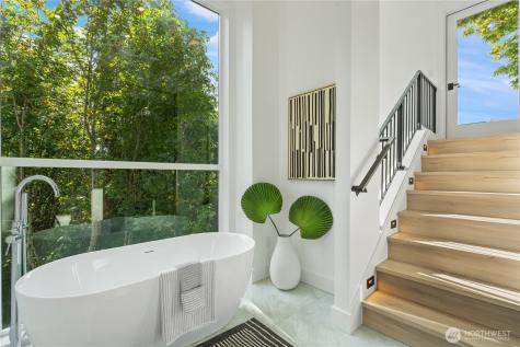 11905 89th Avenue NE Kirkland WA 98034