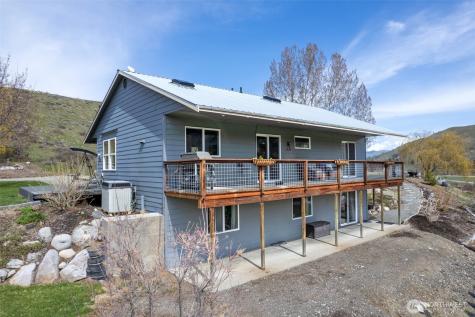 2081 Highway 153 Carlton WA 98814