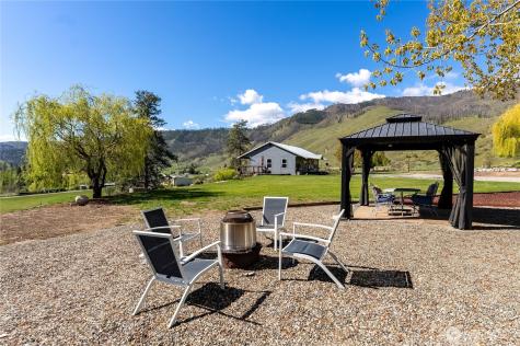 2081 Highway 153 Carlton WA 98814