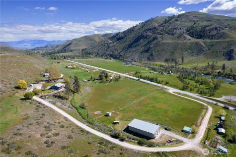 2081 Highway 153 Carlton WA 98814