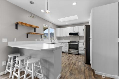 2081 Highway 153 Carlton WA 98814