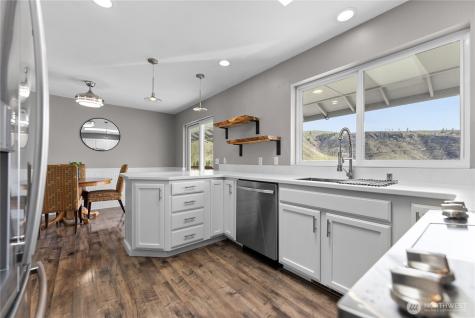 2081 Highway 153 Carlton WA 98814