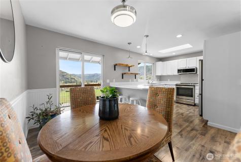 2081 Highway 153 Carlton WA 98814