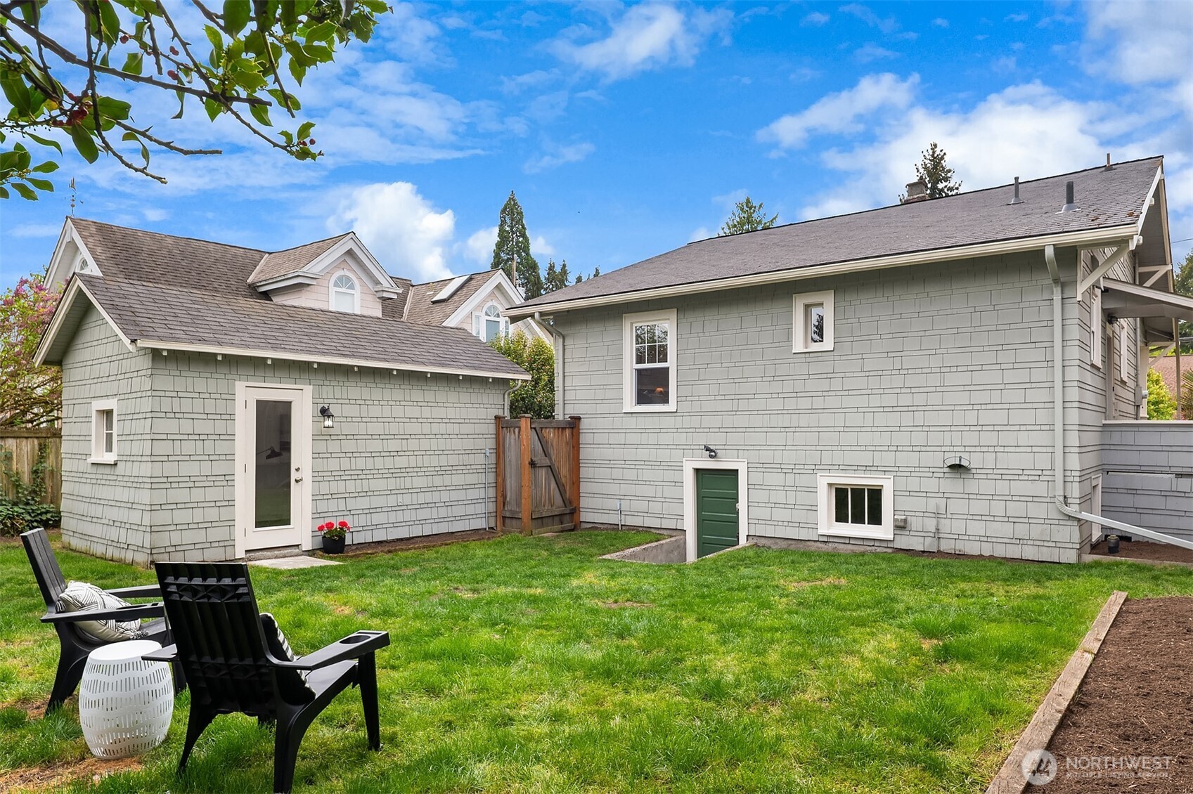 6044 25th Avenue NE Seattle WA 98115