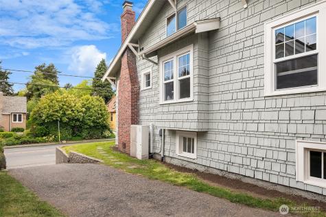 6044 25th Avenue NE Seattle WA 98115