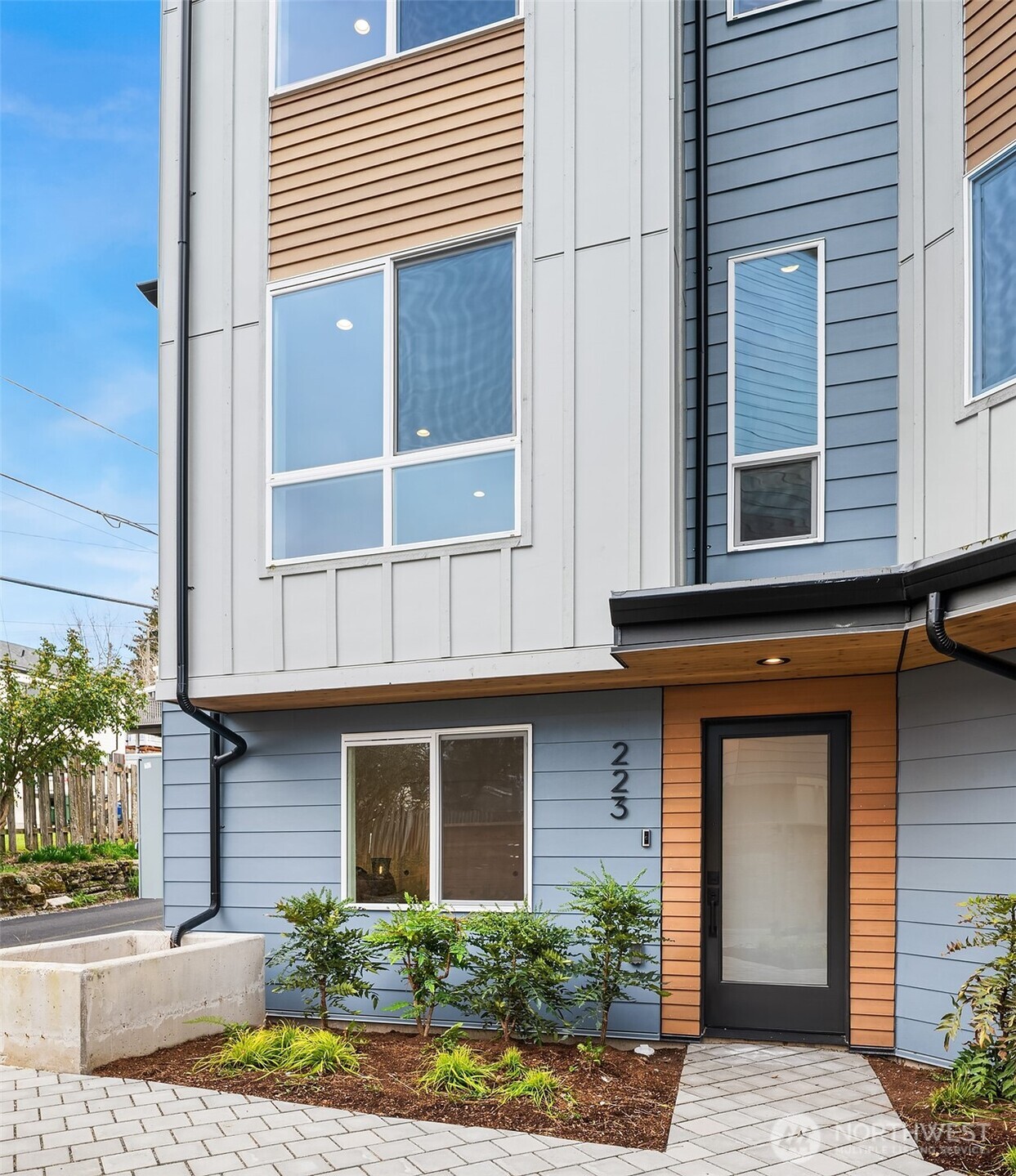 223 NE 75th Street Seattle WA 98115