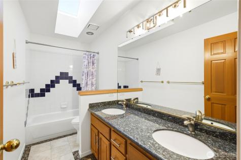 13945 SE 159th Place Renton WA 98058