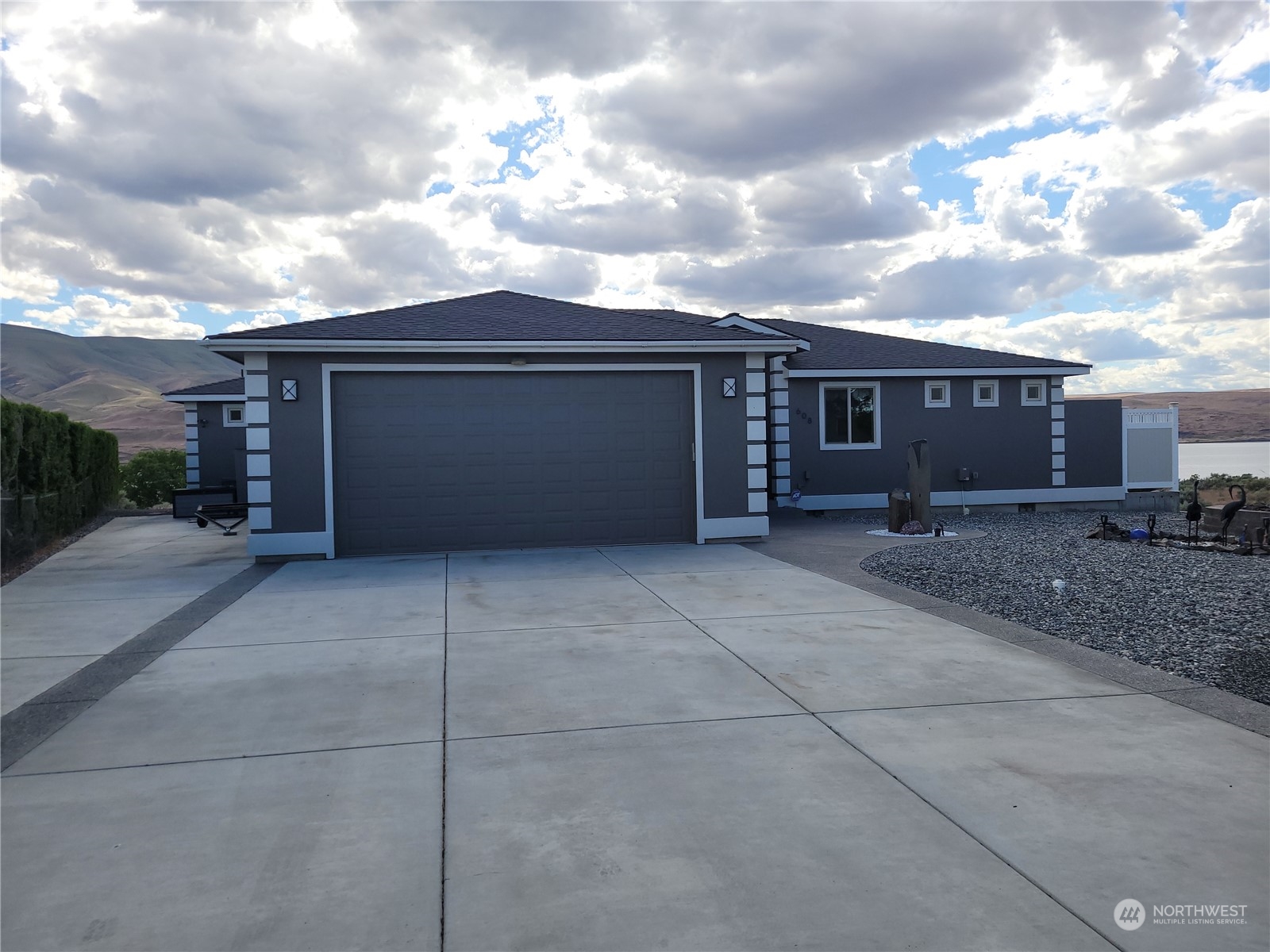608 Beach Place Sw Mattawa WA 99349