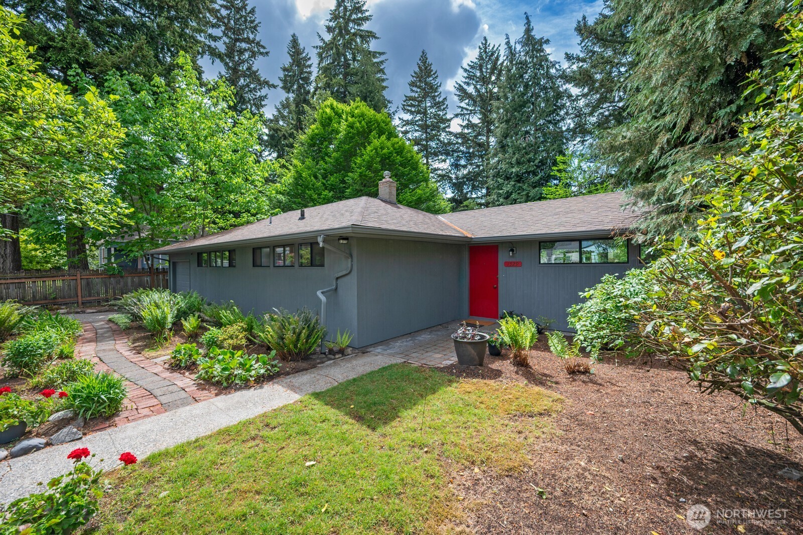 1529 NE 107th Street Seattle WA 98125