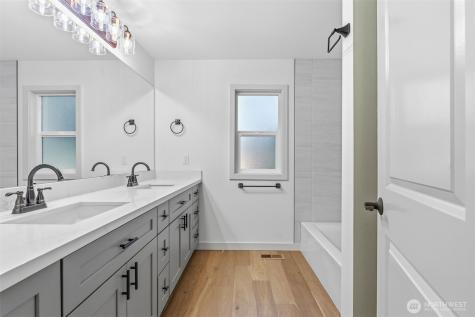 11785 Penny Place NE Bainbridge Island WA 98110