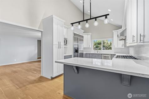 11785 Penny Place NE Bainbridge Island WA 98110