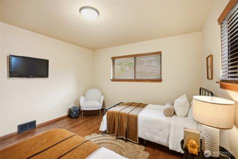 525 Kenosia Avenue S Kent WA 98030