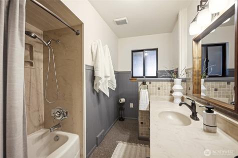 525 Kenosia Avenue S Kent WA 98030