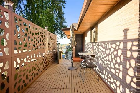 525 Kenosia Avenue S Kent WA 98030