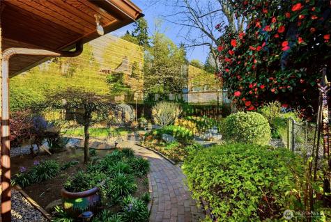 525 Kenosia Avenue S Kent WA 98030