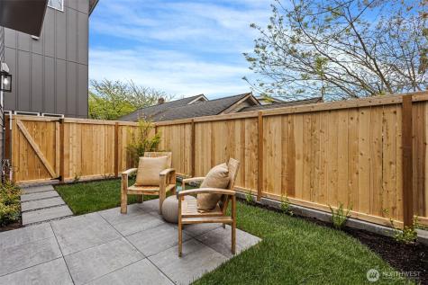 6747 Earl Avenue NW Seattle WA 98117