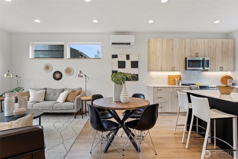 6747 Earl Avenue NW Seattle WA 98117