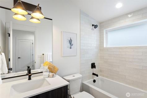 6747 Earl Avenue NW Seattle WA 98117