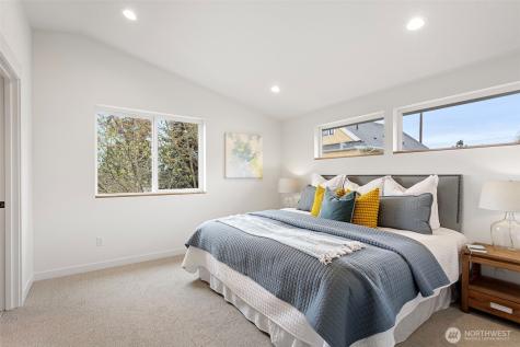 6747 Earl Avenue NW Seattle WA 98117