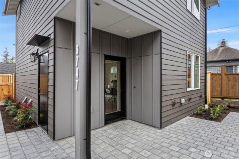 6747 Earl Avenue NW Seattle WA 98117
