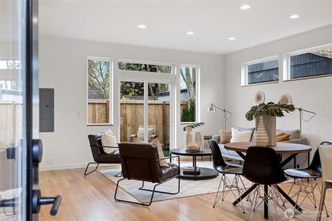 6747 Earl Avenue NW Seattle WA 98117