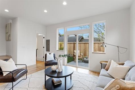 6747 Earl Avenue NW Seattle WA 98117