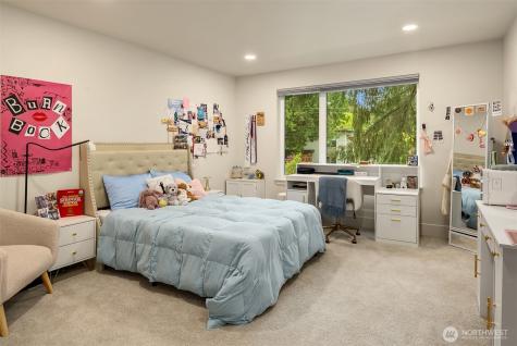 10827 104th Avenue NE Kirkland WA 98033