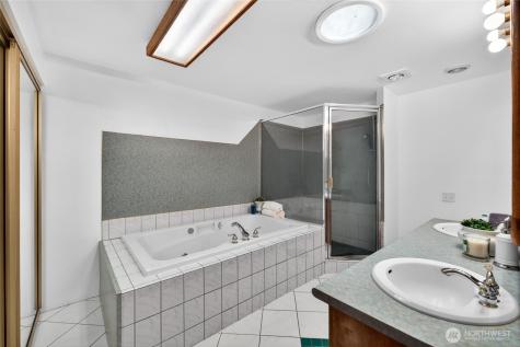 4815 West Tapps Dr East Lake Tapps WA 98391