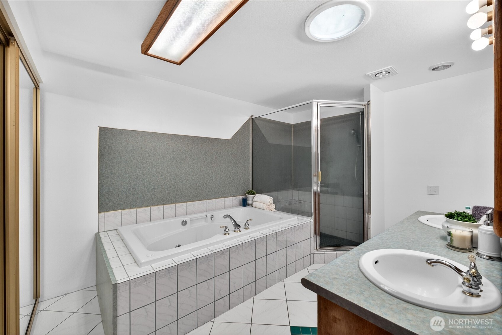 4815 West Tapps Dr East Lake Tapps WA 98391