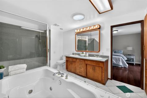 4815 West Tapps Dr East Lake Tapps WA 98391