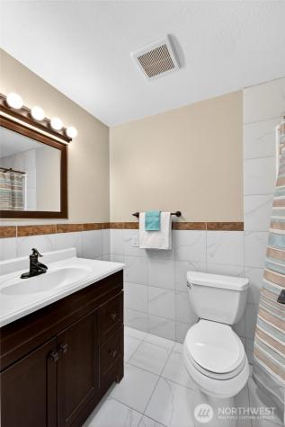 4815 West Tapps Dr East Lake Tapps WA 98391