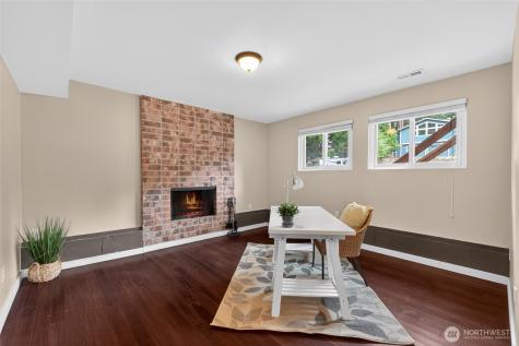 4815 West Tapps Dr East Lake Tapps WA 98391
