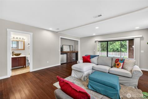 4815 West Tapps Dr East Lake Tapps WA 98391