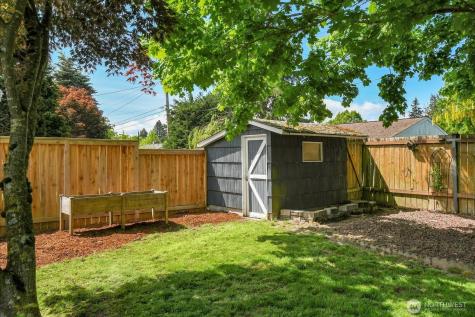 8627 34th Avenue SW Seattle WA 98126