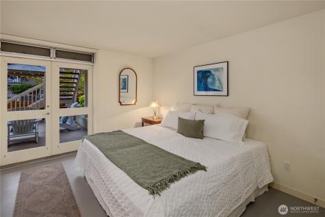 4712 SW Brace Point Drive Seattle WA 98136