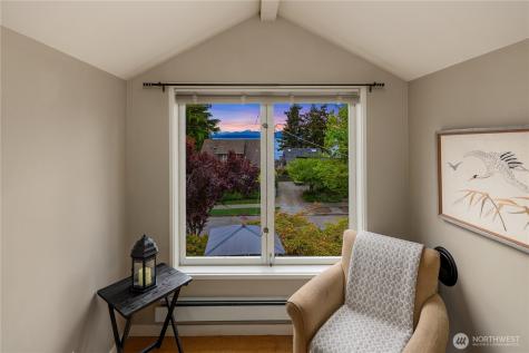 4712 SW Brace Point Drive Seattle WA 98136