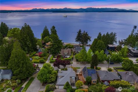 4712 SW Brace Point Drive Seattle WA 98136