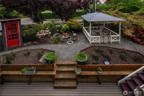 4712 SW Brace Point Drive Seattle WA 98136
