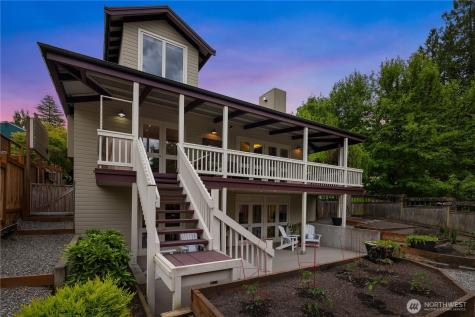 4712 SW Brace Point Drive Seattle WA 98136