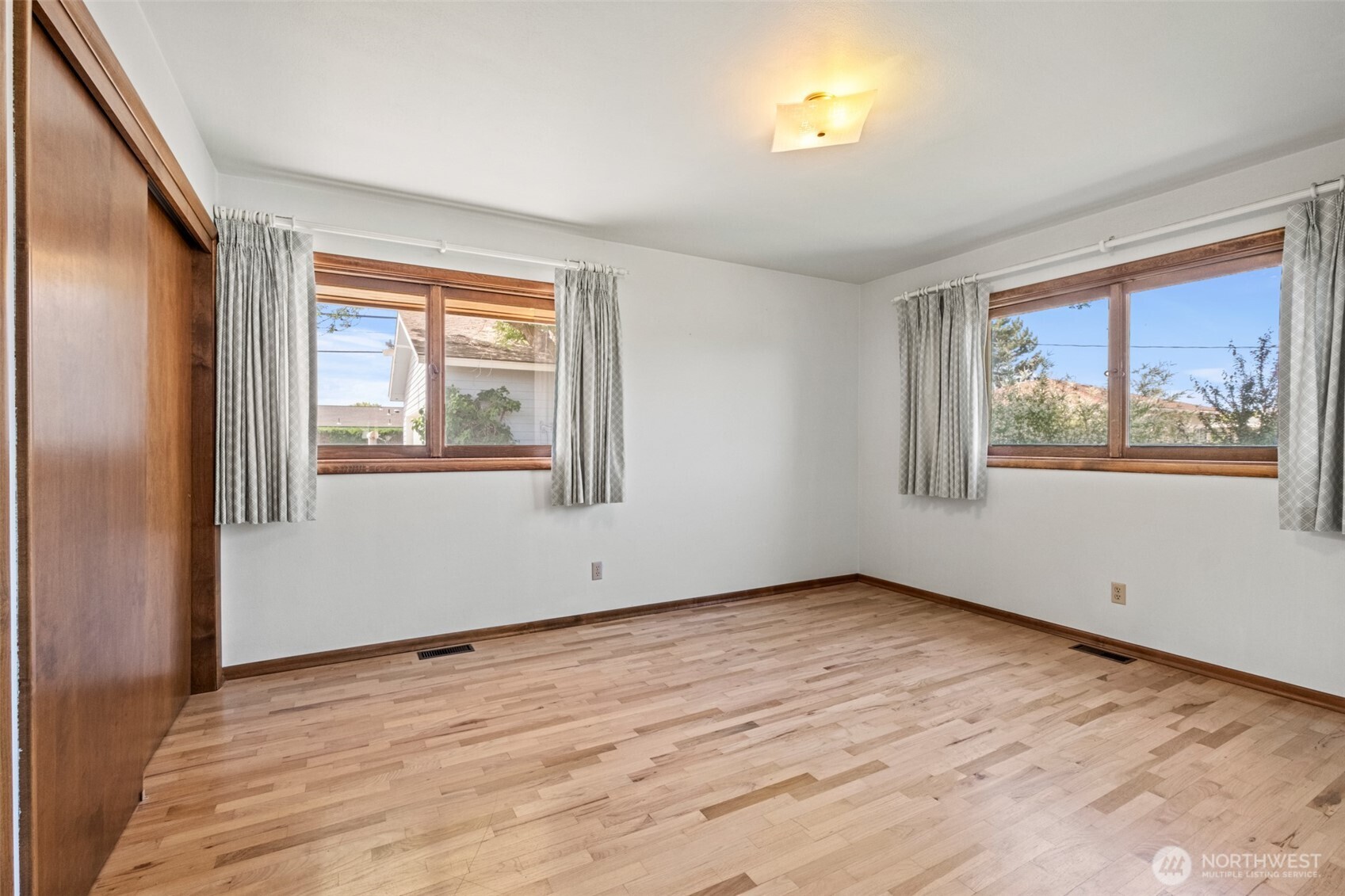 742 I Street SW Quincy WA 98848