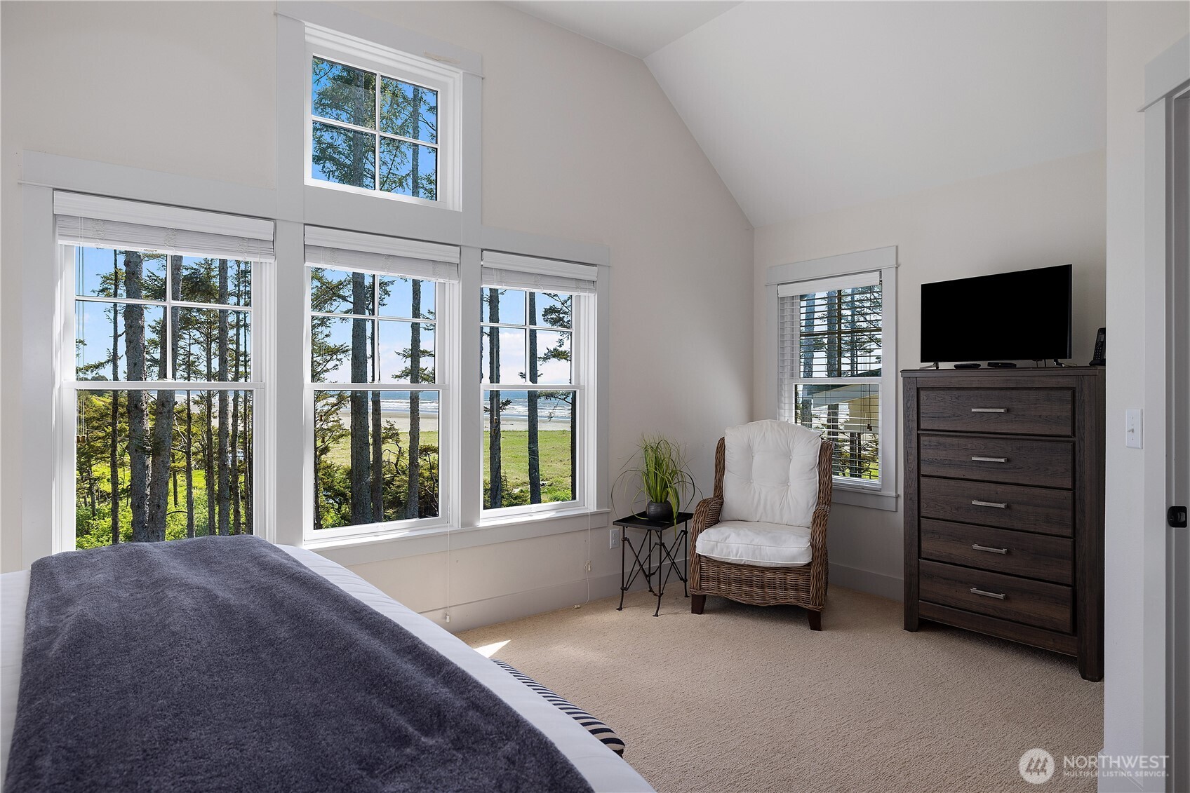 34 Seaside Lane Pacific Beach WA 98571