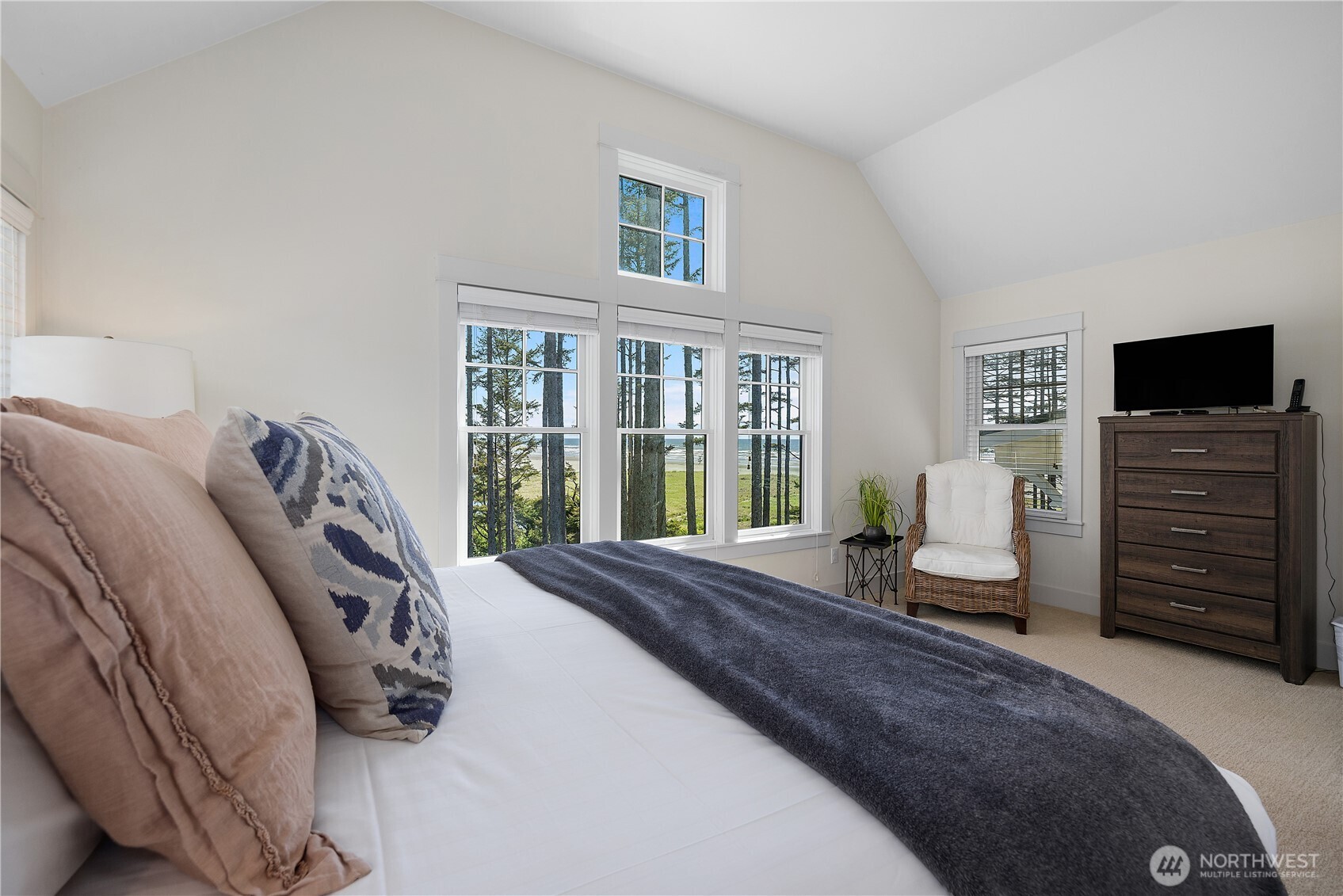 34 Seaside Lane Pacific Beach WA 98571