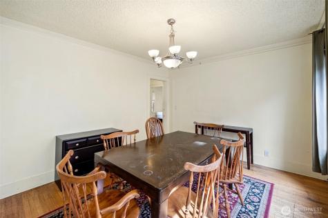 5016 7th Ave NE Seattle WA 98105