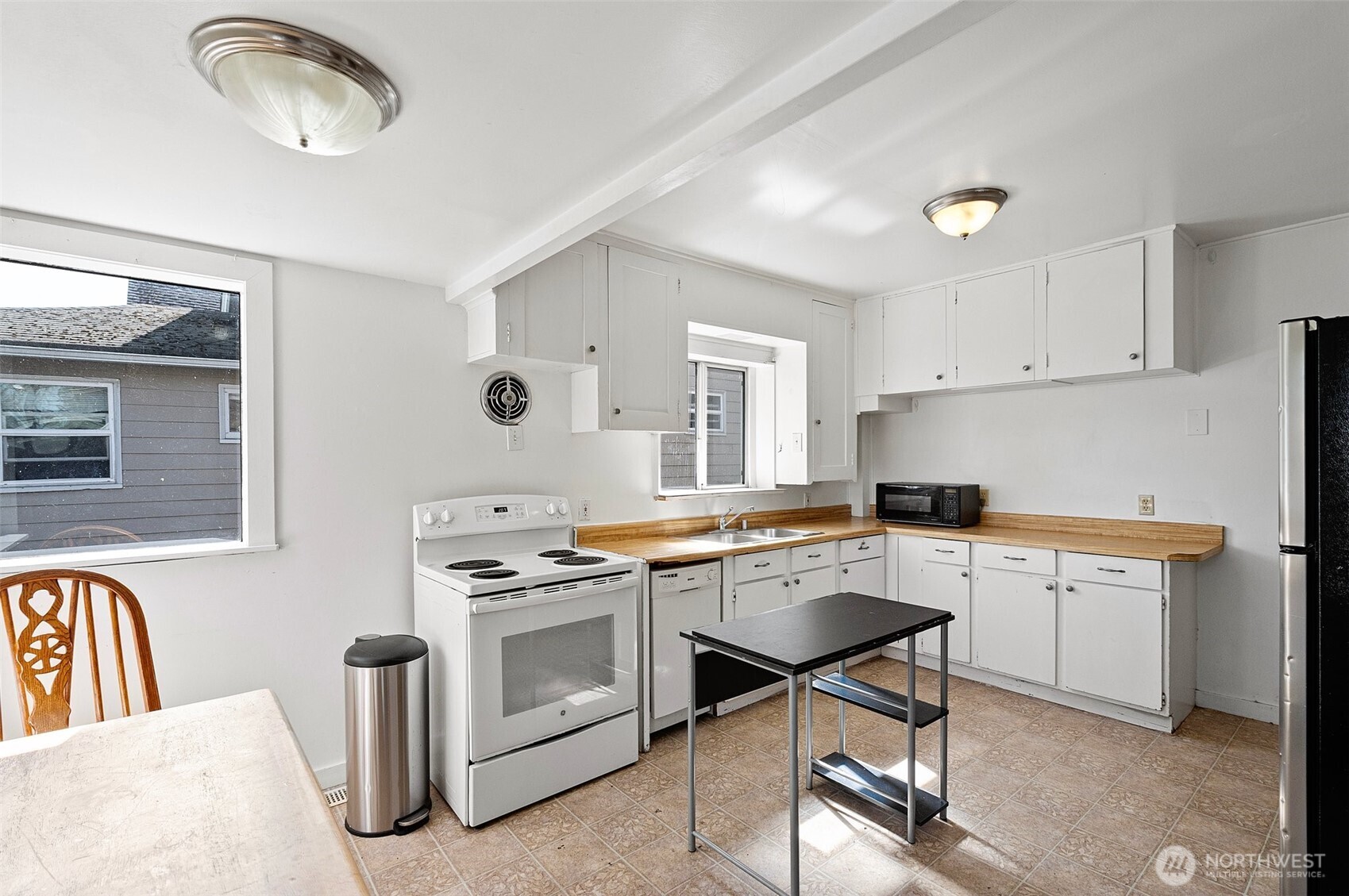 5016 7th Ave NE Seattle WA 98105