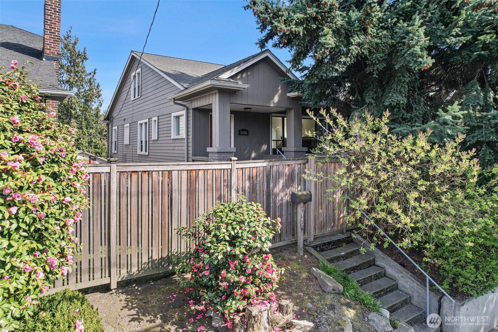 5016 7th Ave NE Seattle WA 98105