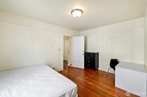 5016 7th Ave NE Seattle WA 98105