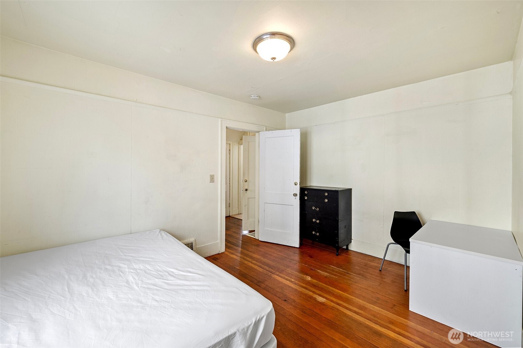 5016 7th Ave NE Seattle WA 98105